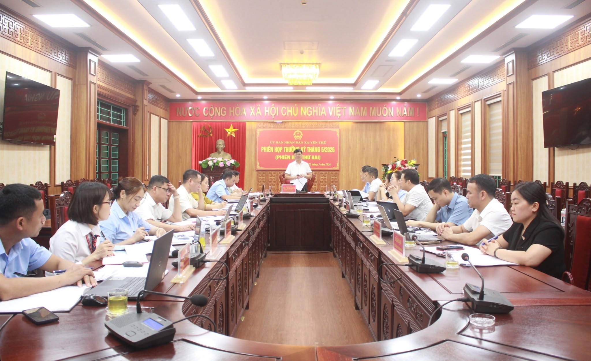 Phiên họp thường kỳ UBND xã tháng 5.2026